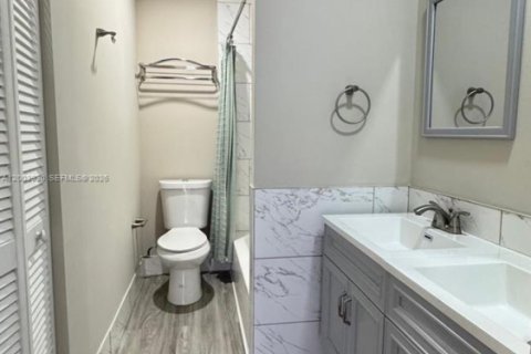 Condo in Sunrise, Florida, 1 bedroom  № 2069369 - photo 11