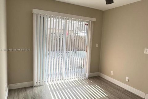 Condo in Sunrise, Florida, 1 bedroom  № 2069369 - photo 9