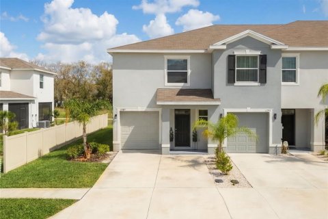 Townhouse in Wesley Chapel, Florida 3 bedrooms, 163.32 sq.m. № 2156357 - photo 3