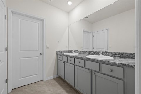 Townhouse in Wesley Chapel, Florida 3 bedrooms, 163.32 sq.m. № 2156357 - photo 17