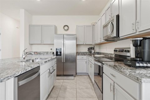 Townhouse in Wesley Chapel, Florida 3 bedrooms, 163.32 sq.m. № 2156357 - photo 7