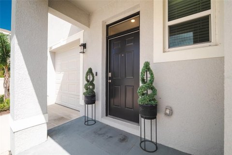 Townhouse in Wesley Chapel, Florida 3 bedrooms, 163.32 sq.m. № 2156357 - photo 2
