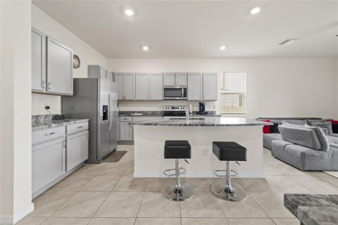 Townhouse in Wesley Chapel, Florida 3 bedrooms, 163.32 sq.m. № 2156357 - photo 10