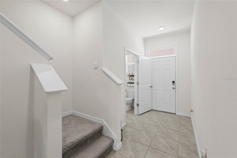 Townhouse in Wesley Chapel, Florida 3 bedrooms, 163.32 sq.m. № 2156357 - photo 4