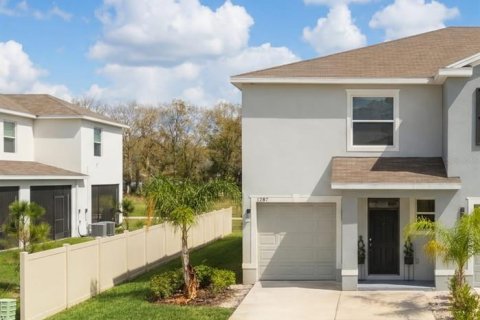 Adosado en Wesley Chapel, Florida 3 dormitorios, 163.32 m2 № 2156357