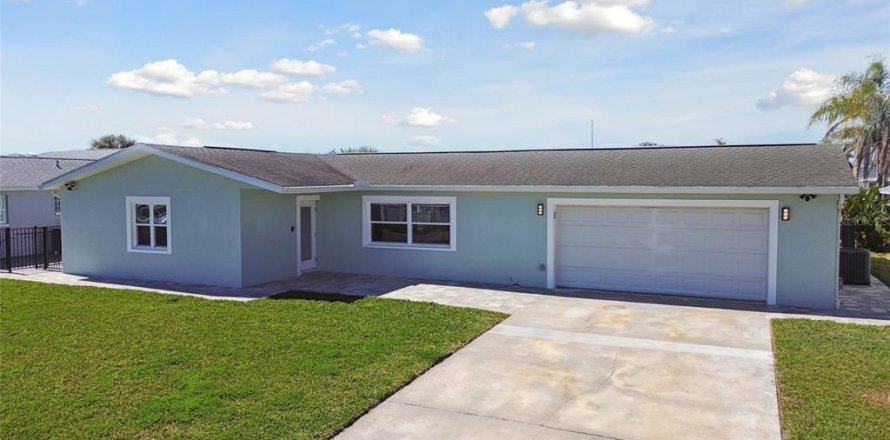 Villa ou maison à New Port Richey, Floride 3 chambres, 167.41 m2 № 1718685