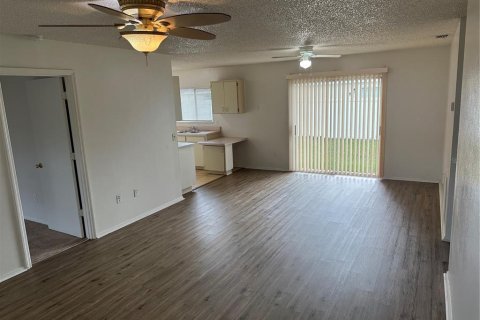 Villa ou maison à louer à Ocala, Floride: 3 chambres, 107.02 m2 № 2408151 - photo 5