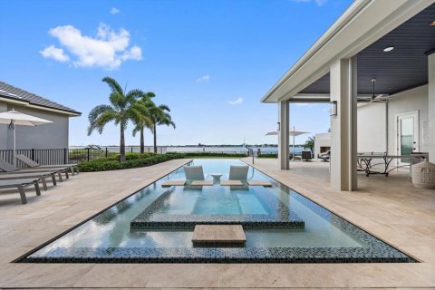 Casa en venta en Bradenton, Florida, 5 dormitorios, 516.54 m2 № 1801644 - foto 2