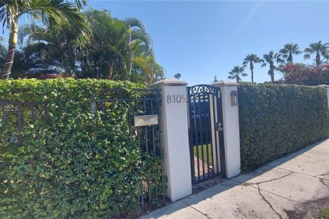 Villa ou maison à louer à Miami, Floride: 4 chambres, 156.54 m2 № 1975895 - photo 2
