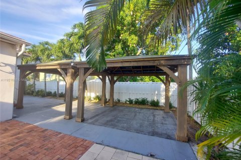 Villa ou maison à louer à Miami, Floride: 4 chambres, 156.54 m2 № 1975895 - photo 16