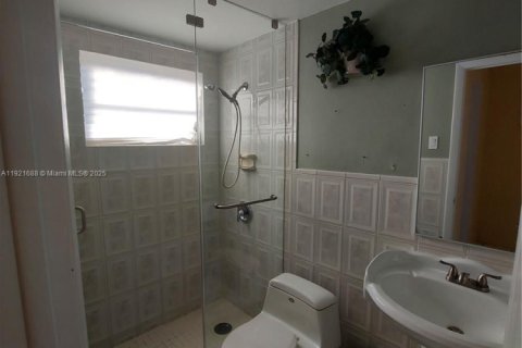 Villa ou maison à louer à Miami, Floride: 4 chambres, 156.54 m2 № 1975895 - photo 20
