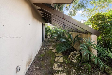 Condo in Plantation, Florida, 2 bedrooms  № 2428391 - photo 18