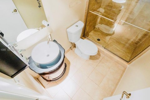 Condo in Plantation, Florida, 2 bedrooms  № 2428391 - photo 14