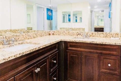 Condo in Plantation, Florida, 2 bedrooms  № 2428391 - photo 9