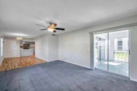 Condominio en alquiler en Tarpon Springs, Florida, 2 dormitorios, 80.92 m2 № 1899766 - foto 5