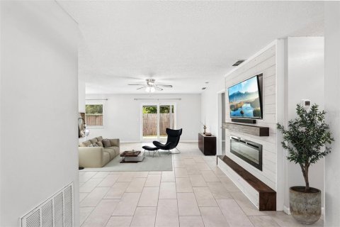 Casa en venta en Sarasota, Florida, 2 dormitorios, 98.2 m2 № 2385977 - foto 3
