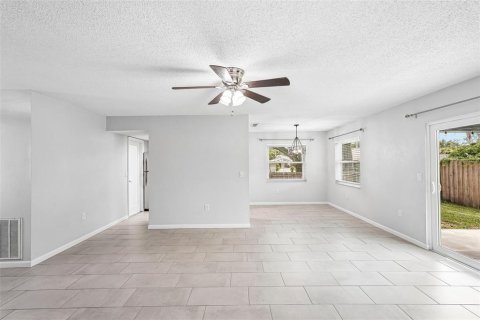 Casa en venta en Sarasota, Florida, 2 dormitorios, 98.2 m2 № 2385977 - foto 7