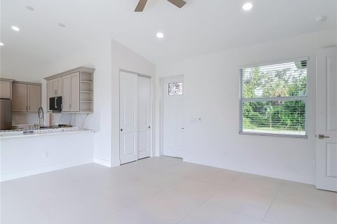 Villa ou maison à vendre à Port Charlotte, Floride: 3 chambres, 138.05 m2 № 2410172 - photo 9