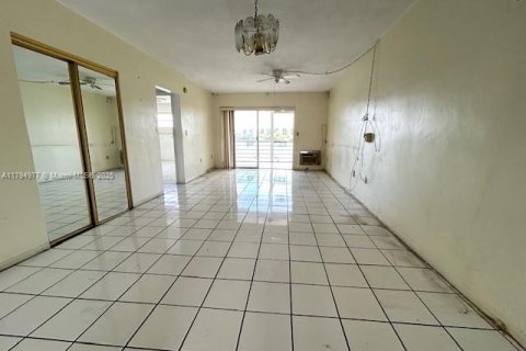 Купить кондоминиум в Майами, Флорида 1 спальня, 61.32м2, № 1667417 - фото 3