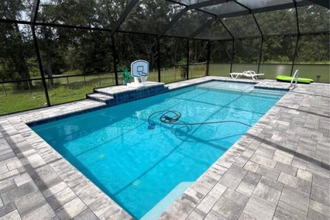 House in Weeki Wachee, Florida 5 bedrooms, 278.71 sq.m. № 1898610 - photo 3