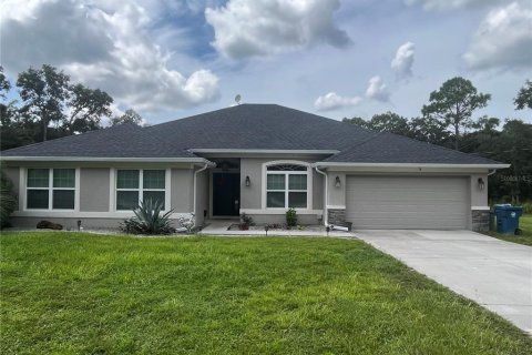 House in Weeki Wachee, Florida 5 bedrooms, 278.71 sq.m. № 1898610 - photo 1