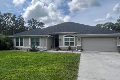 House in Weeki Wachee, Florida 5 bedrooms, 278.71 sq.m. № 1898610 - photo 2