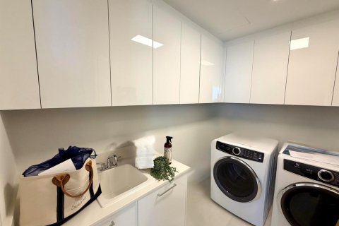 Condo in Fort Lauderdale, Florida, 3 bedrooms № 2429935 - photo 27