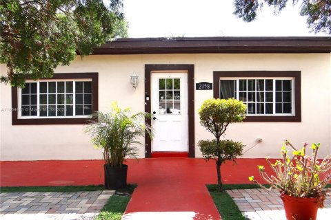 Купить виллу или дом в Майами, Флорида 2 спальни, 137.68м2, № 1957720 - фото 3