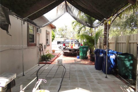 Купить виллу или дом в Майами, Флорида 2 спальни, 137.68м2, № 1957720 - фото 7