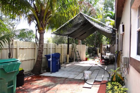 Купить виллу или дом в Майами, Флорида 2 спальни, 137.68м2, № 1957720 - фото 9