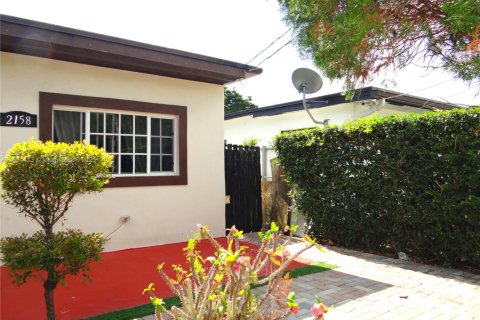 Купить виллу или дом в Майами, Флорида 2 спальни, 137.68м2, № 1957720 - фото 5