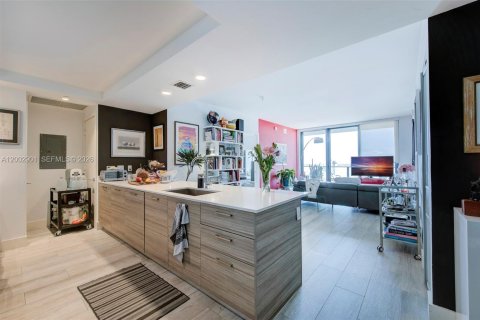 Condominio en venta en Miami, Florida, 2 dormitorios, 100.43 m2 № 2154853 - foto 2