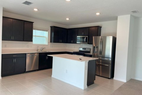 House in Land O' Lakes, Florida 4 bedrooms, 204.66 sq.m. № 2197490 - photo 5