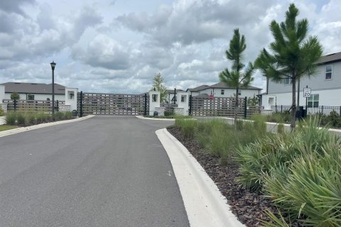 House in Land O' Lakes, Florida 4 bedrooms, 204.66 sq.m. № 2197490 - photo 29