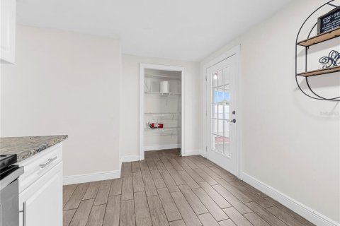 House in Tampa, Florida 3 bedrooms, 108.51 sq.m. № 2405055 - photo 15
