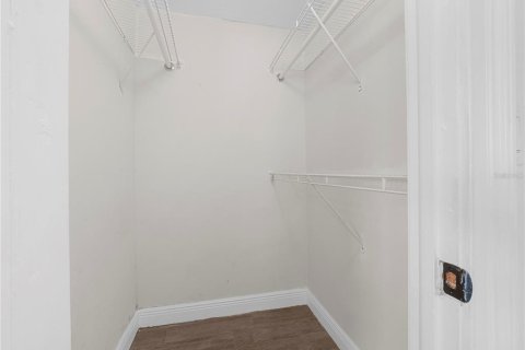 House in Tampa, Florida 3 bedrooms, 108.51 sq.m. № 2405055 - photo 10