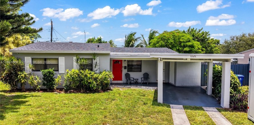 House in Miramar, Florida 3 bedrooms, 117.24 sq.m. № 1980478