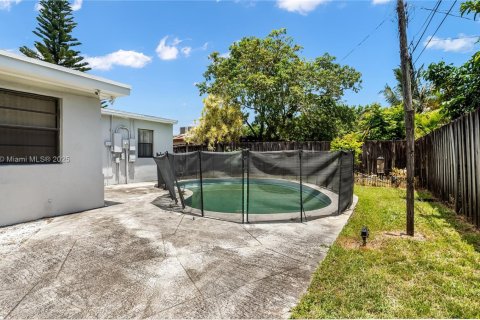 House in Miramar, Florida 3 bedrooms, 117.24 sq.m. № 1980478 - photo 26