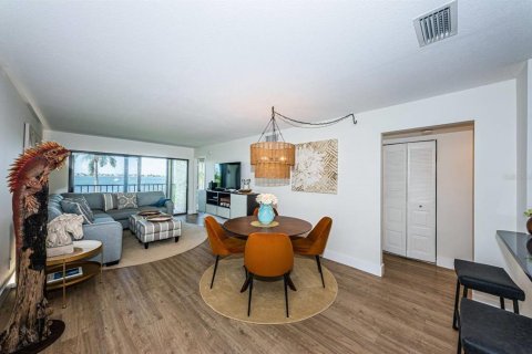 Villa ou maison à louer à Saint Petersburg, Floride: 2 chambres, 85.01 m2 № 2166385 - photo 5
