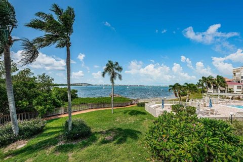 Villa ou maison à louer à Saint Petersburg, Floride: 2 chambres, 85.01 m2 № 2166385 - photo 25