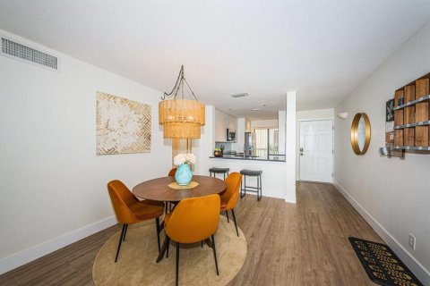 Villa ou maison à louer à Saint Petersburg, Floride: 2 chambres, 85.01 m2 № 2166385 - photo 6