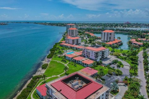 Villa ou maison à louer à Saint Petersburg, Floride: 2 chambres, 85.01 m2 № 2166385 - photo 24