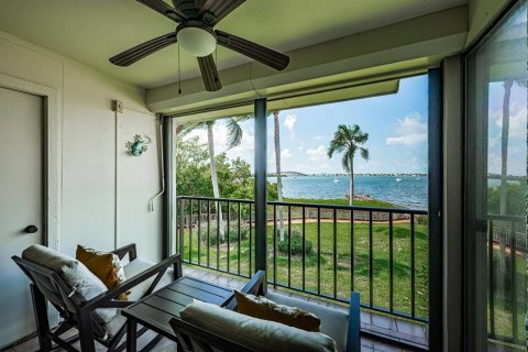 Villa ou maison à louer à Saint Petersburg, Floride: 2 chambres, 85.01 m2 № 2166385 - photo 4