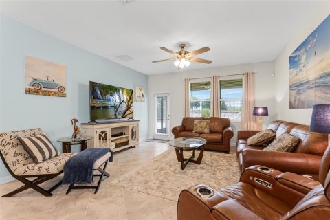 Villa ou maison à vendre à Davenport, Floride: 3 chambres, 181.16 m2 № 2201310 - photo 13