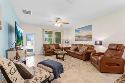 Villa ou maison à vendre à Davenport, Floride: 3 chambres, 181.16 m2 № 2201310 - photo 14
