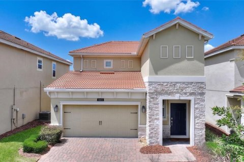House in Davenport, Florida 3 bedrooms, 181.16 sq.m. № 2201310