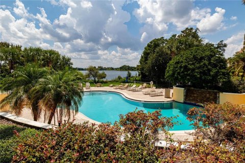 Condo in Maitland, Florida, 1 bedroom  № 1909844 - photo 11
