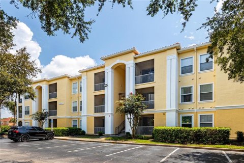 Condo in Maitland, Florida, 1 bedroom  № 1909844 - photo 1