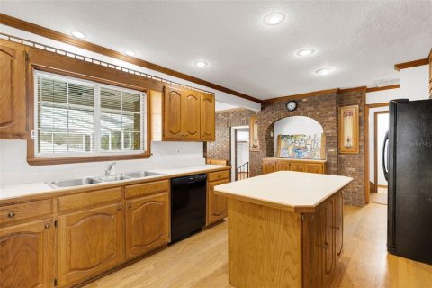 House in Lakeland, Florida 4 bedrooms, 298.49 sq.m. № 2237161 - photo 15