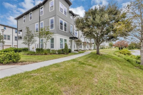Townhouse in Orlando, Florida 3 bedrooms, 185.62 sq.m. № 1877139 - photo 1